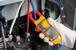 Fluke 302+ CAT III Digital Clamp Meter - Image 4